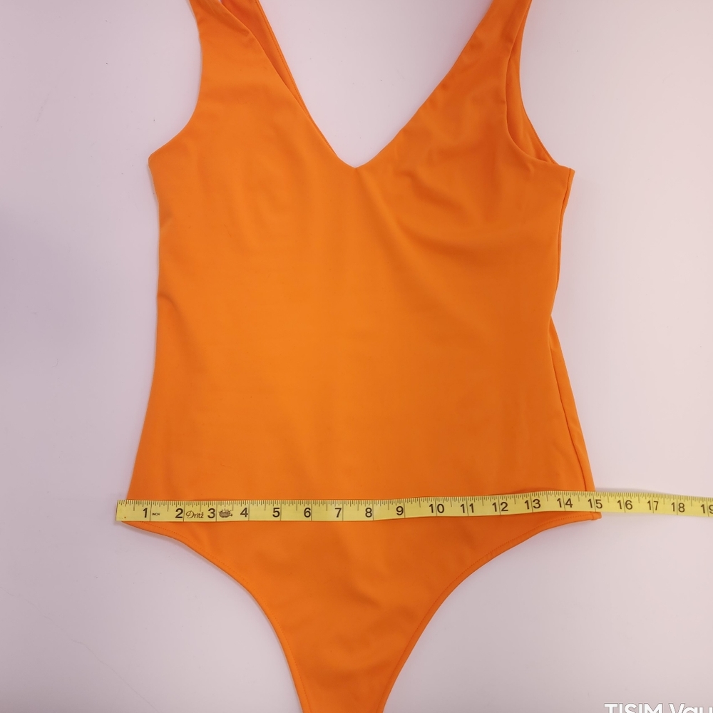 🌟 Sun-Kissed Charm: Luxe Feel Orange Medium Bodysuit 🌟 - Picture 5 of 9